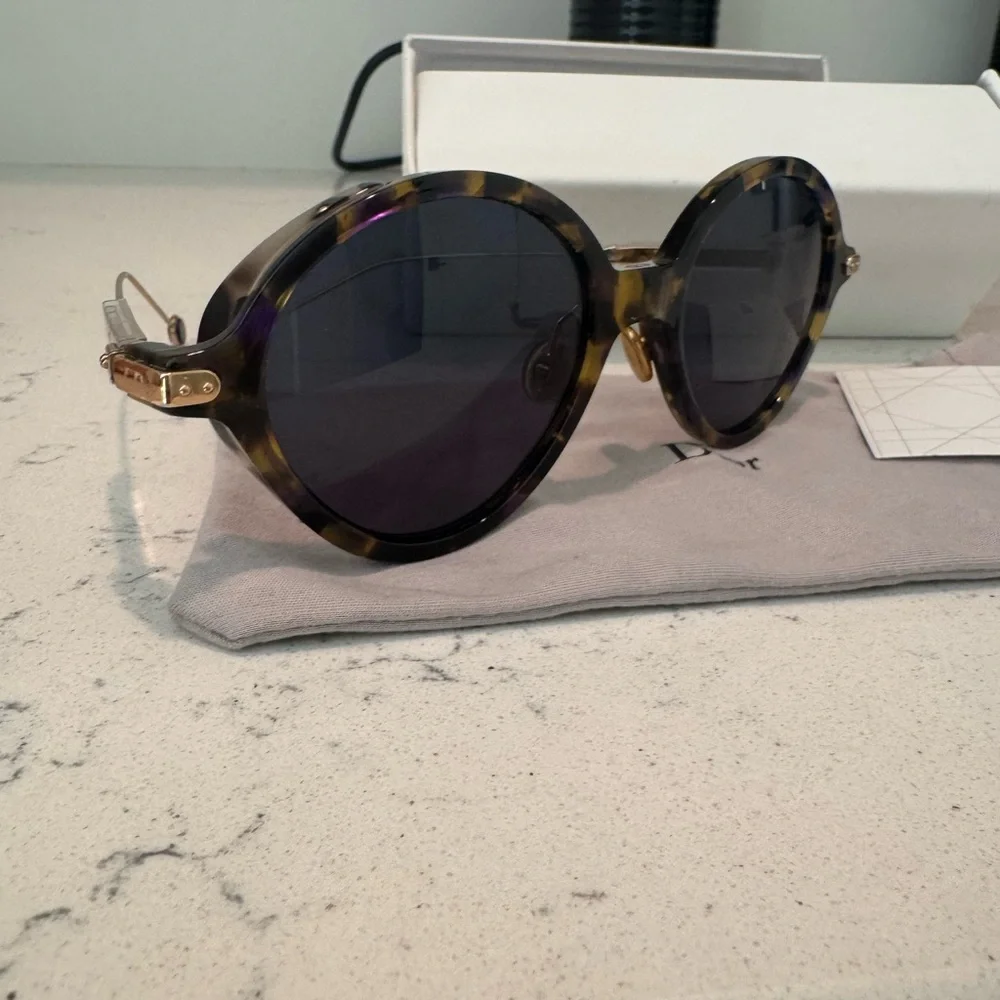 Dior Tortoiseshell Round Sunglasses with Dark Lenses - Picture 7 of 7